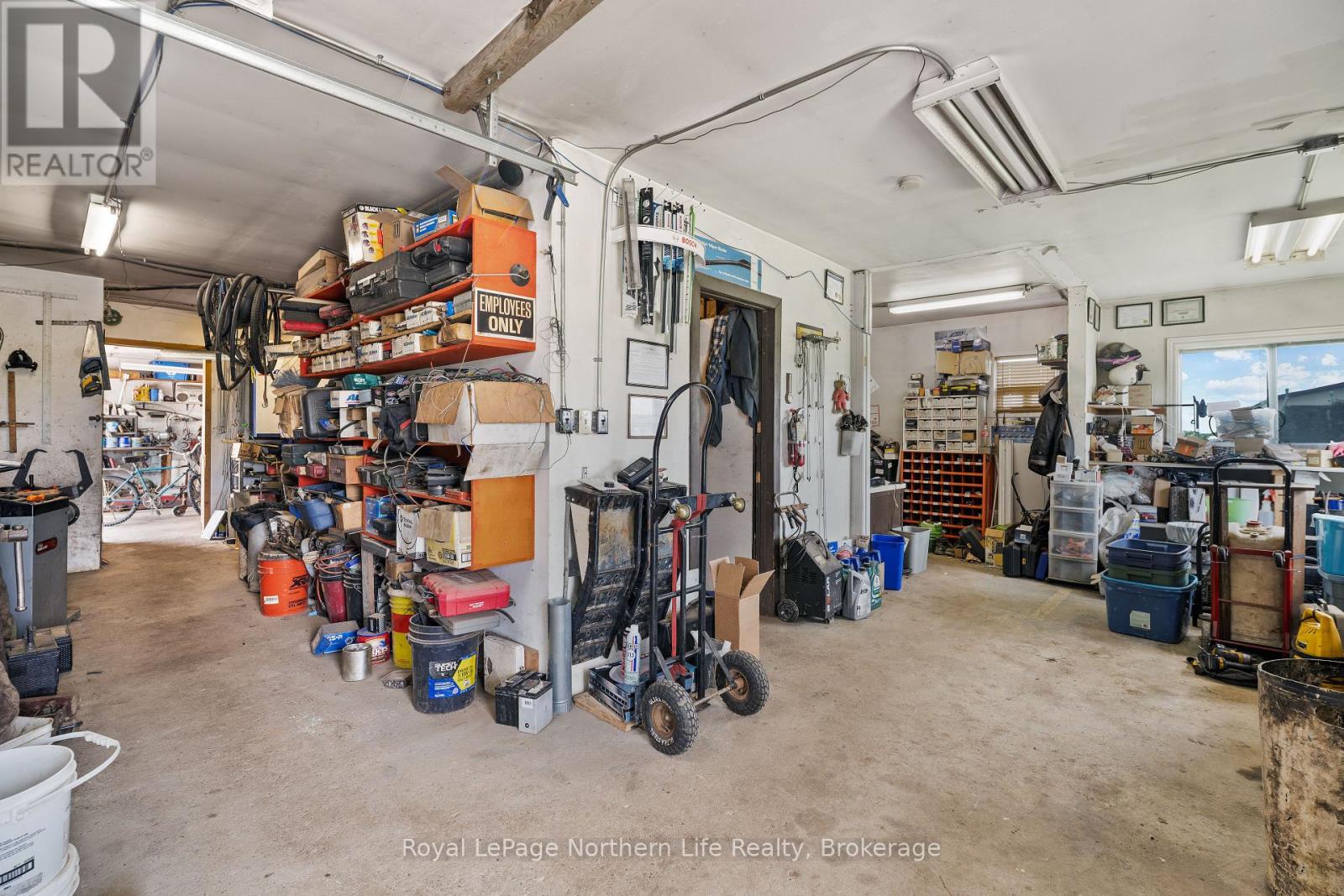 845 OLIVIER ROAD - 49
