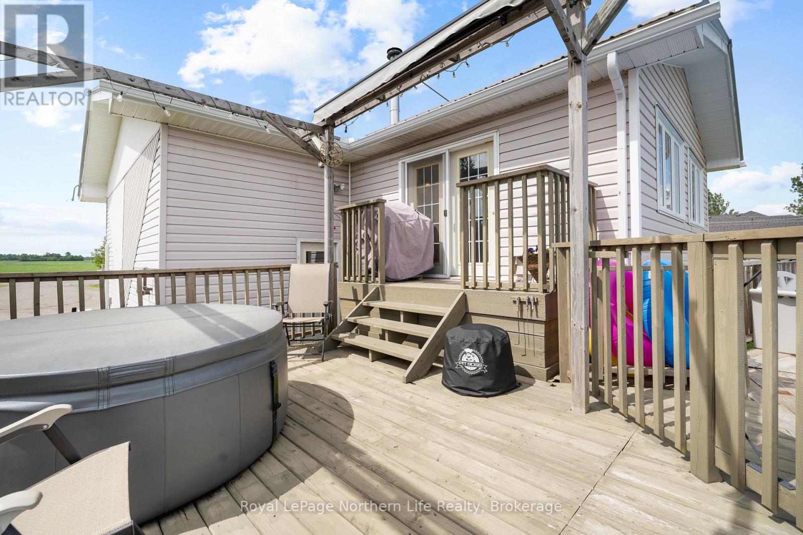 845 OLIVIER ROAD - 44