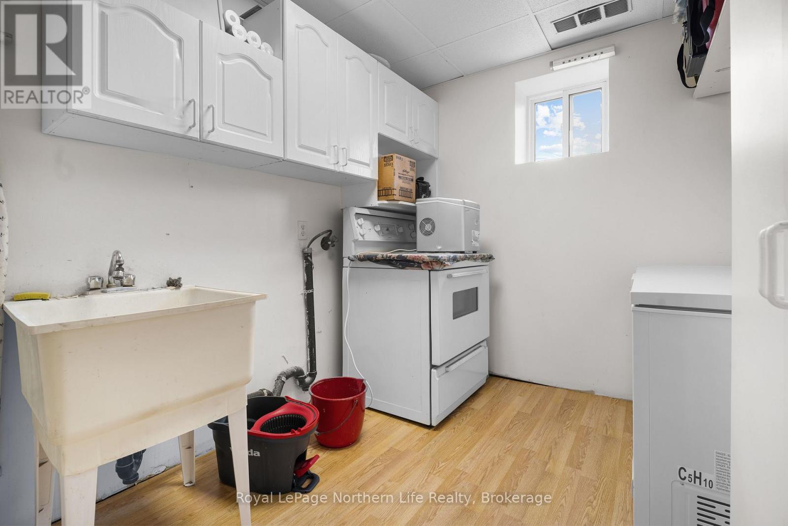 845 OLIVIER ROAD - 14