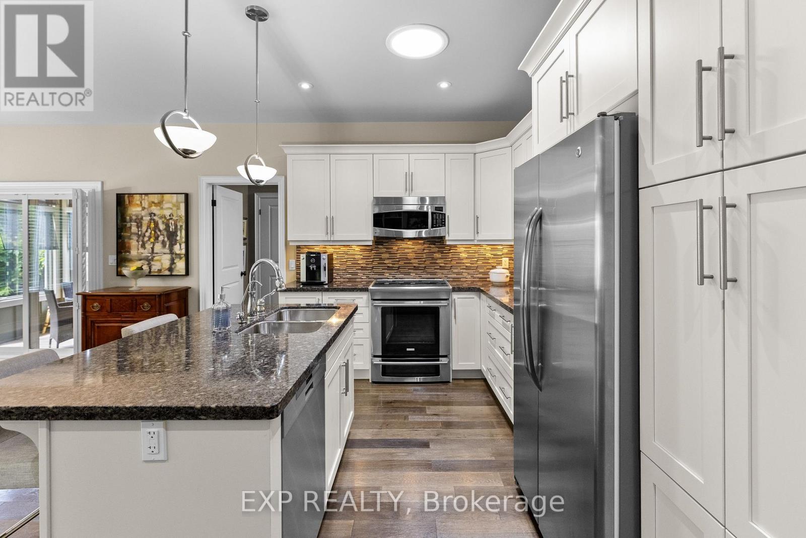 6 CREEKSIDE DRIVE - 11