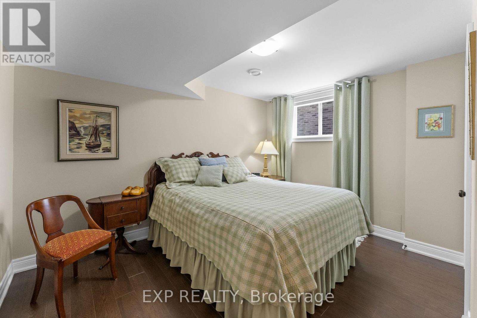 6 CREEKSIDE DRIVE - 35