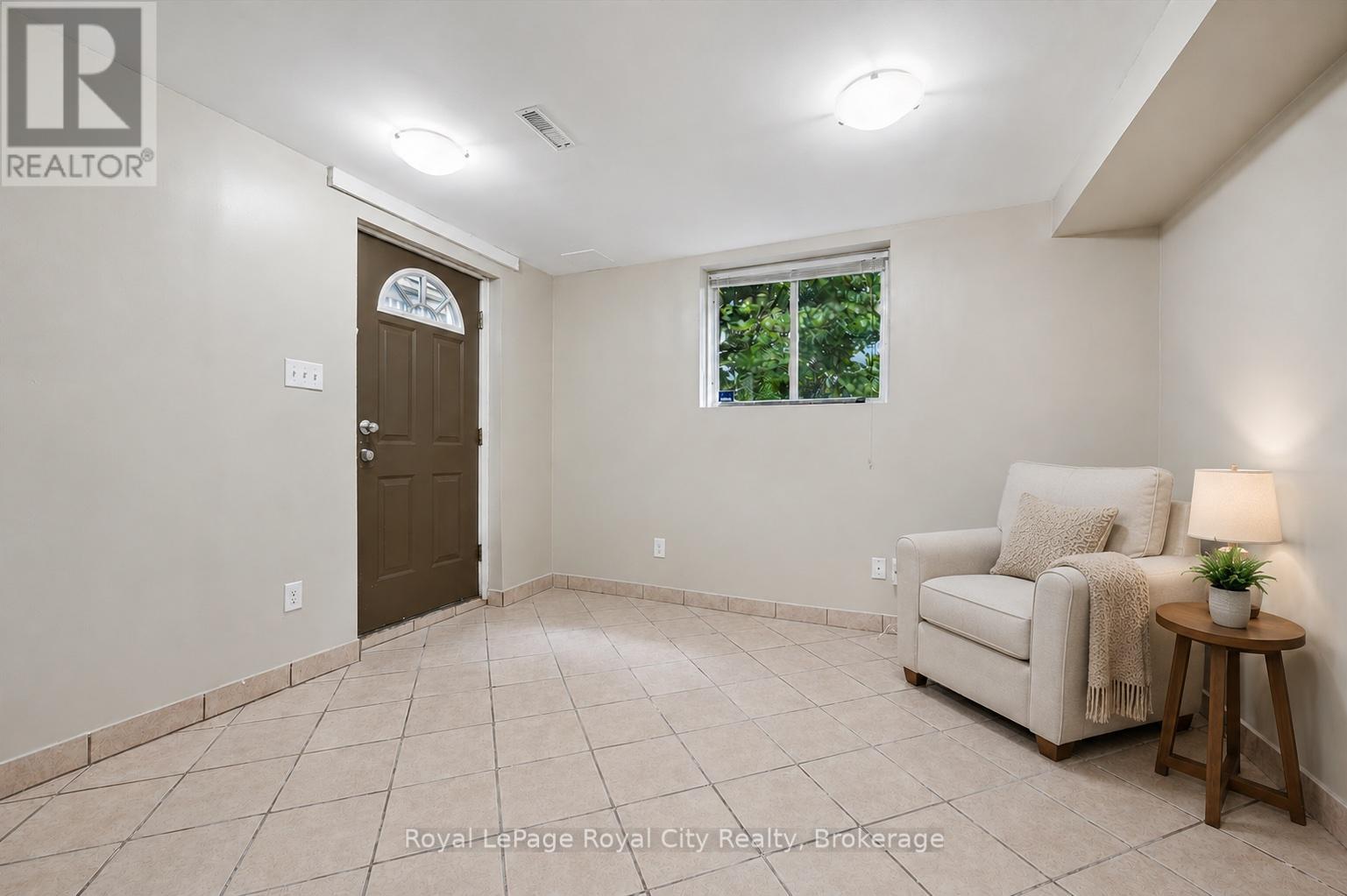 73 WAXWING CRESCENT - 32