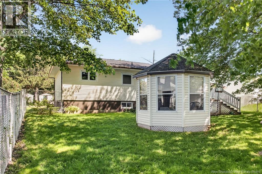 142 Athabaska Avenue - 9