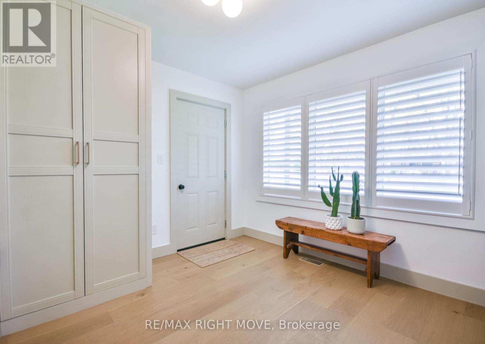 407 BAY STREET - Image 19