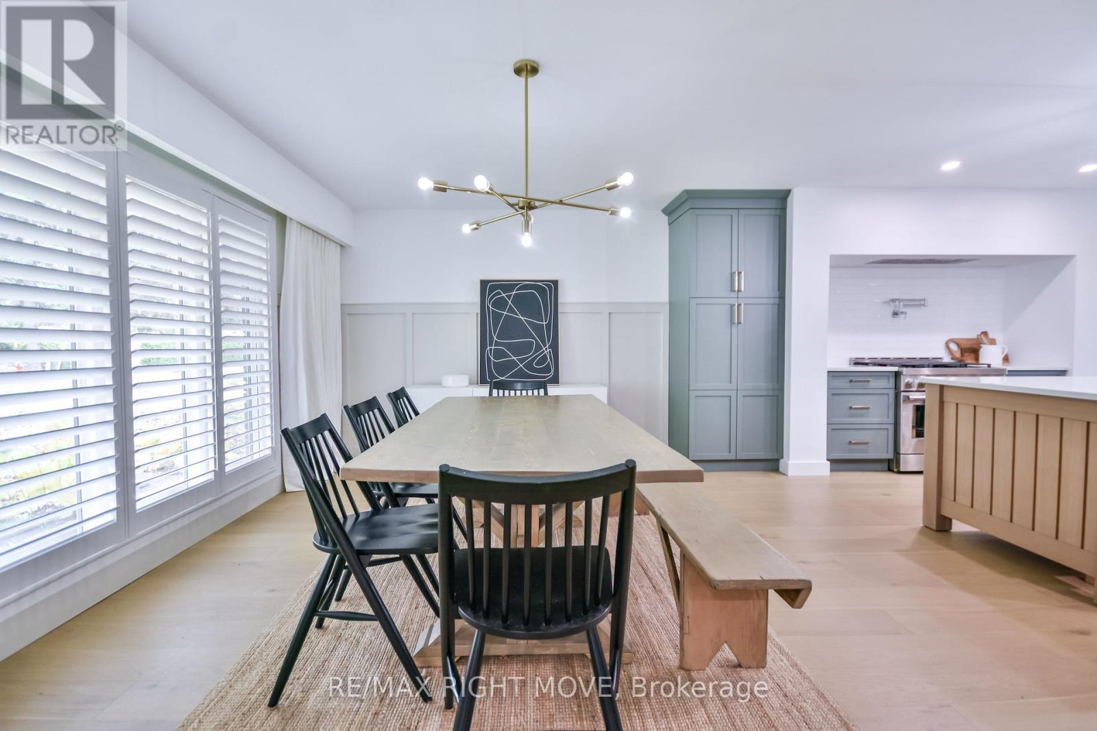 407 BAY STREET - Image 14