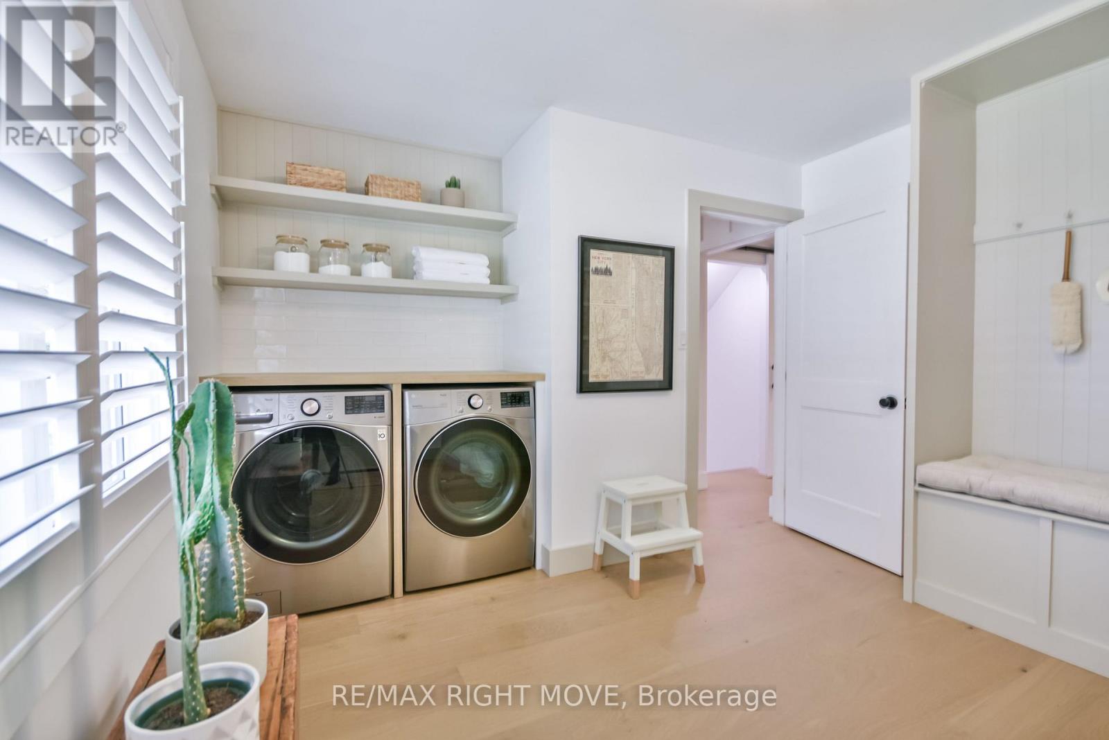 407 BAY STREET - Image 20