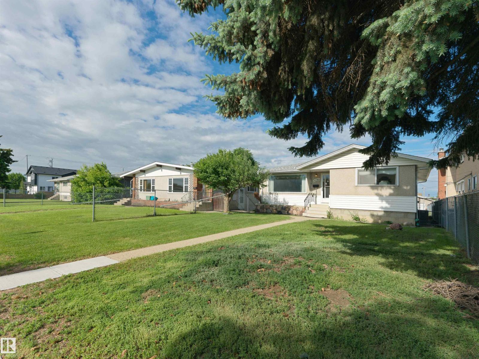 12738 88 ST NW - photo 2