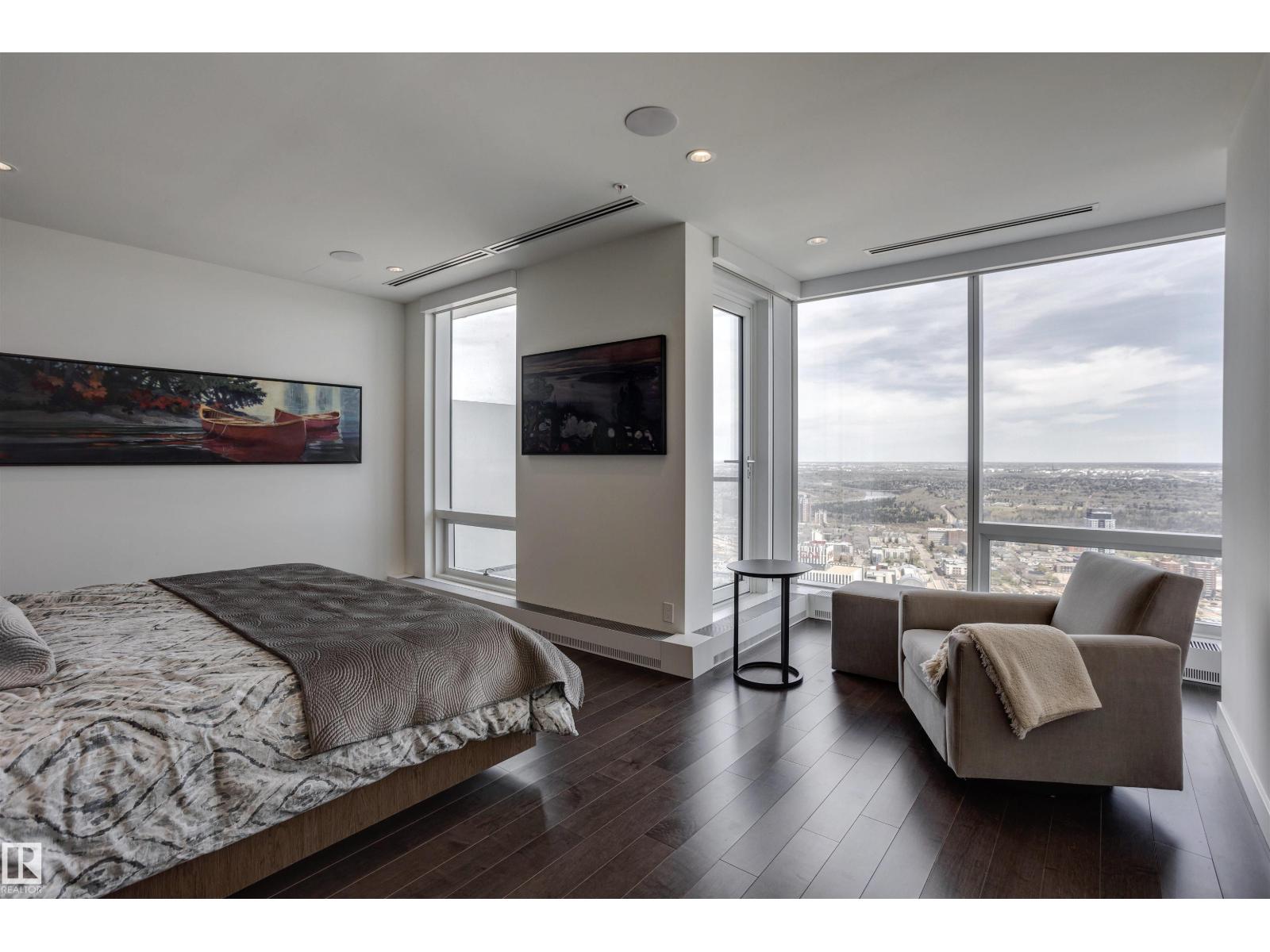#4602 10360 102 ST NW - 17