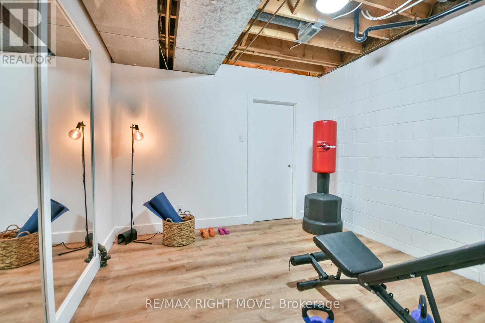 407 BAY STREET - Image 40