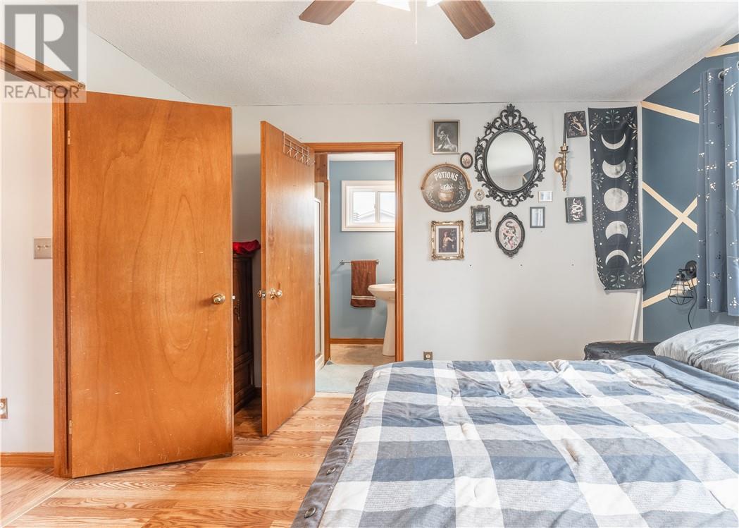 3877 Macmillan Drive - 16