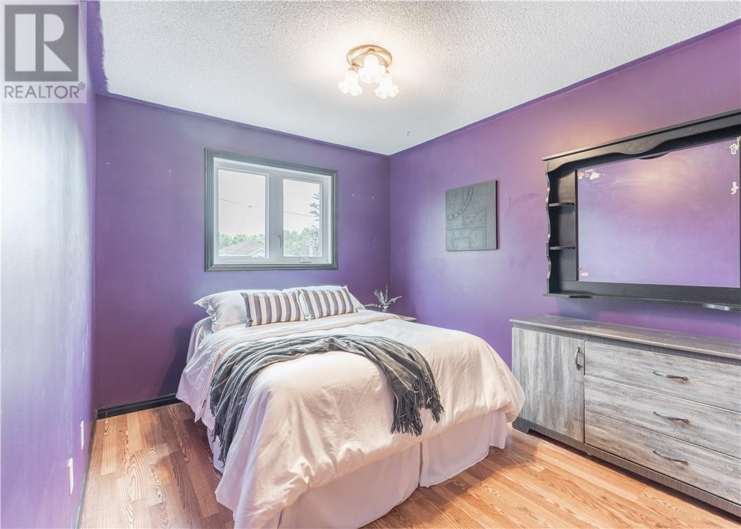 3877 Macmillan Drive - 20