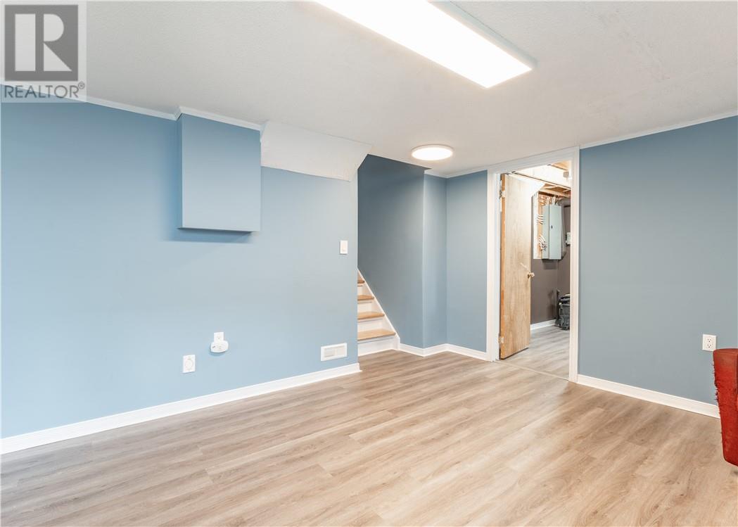3877 Macmillan Drive - 22