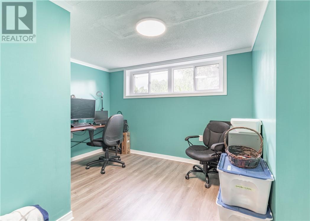 3877 Macmillan Drive - 25