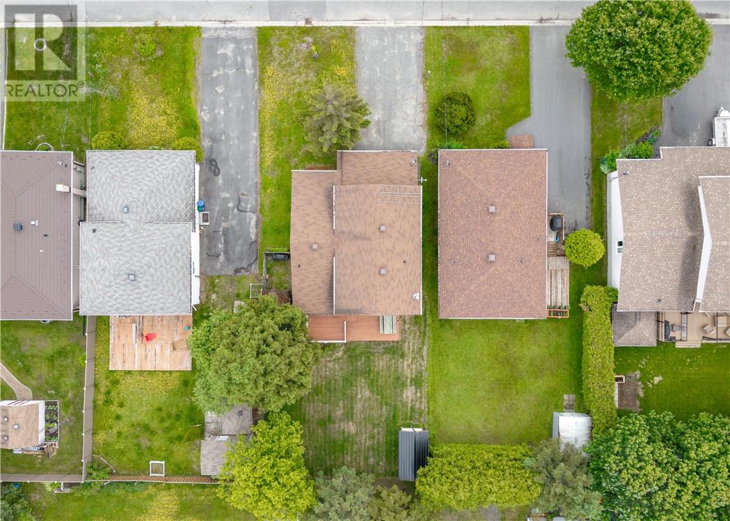 3877 Macmillan Drive - 27