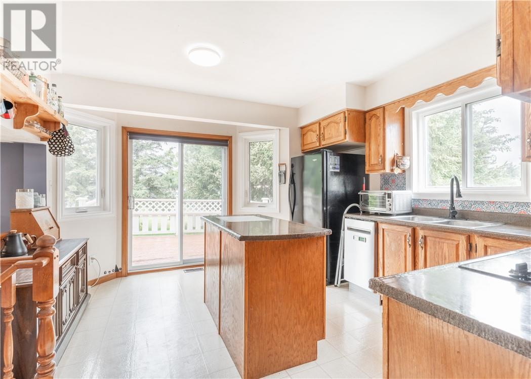 3877 Macmillan Drive - 6