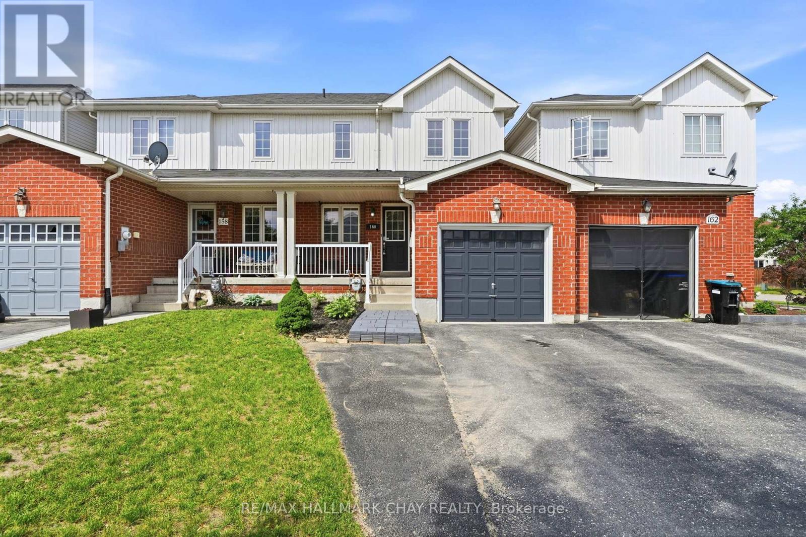 160 STONEMOUNT CRESCENT - 1