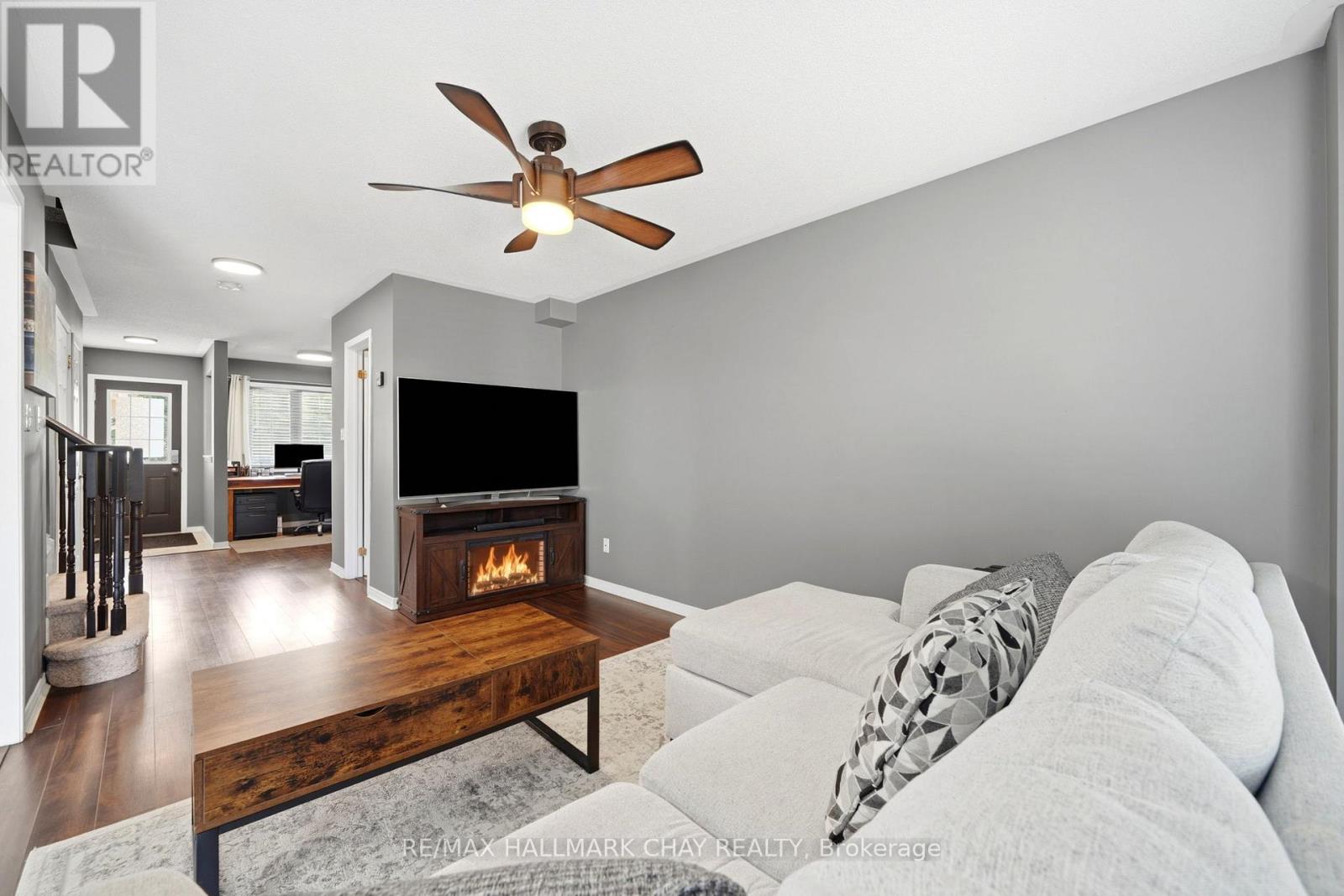 160 STONEMOUNT CRESCENT - 12