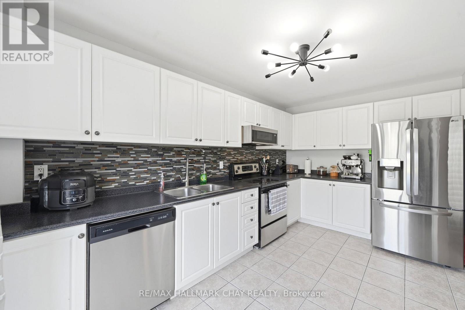 160 STONEMOUNT CRESCENT - 15