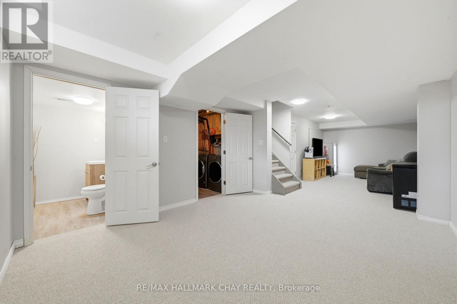 160 STONEMOUNT CRESCENT - 32