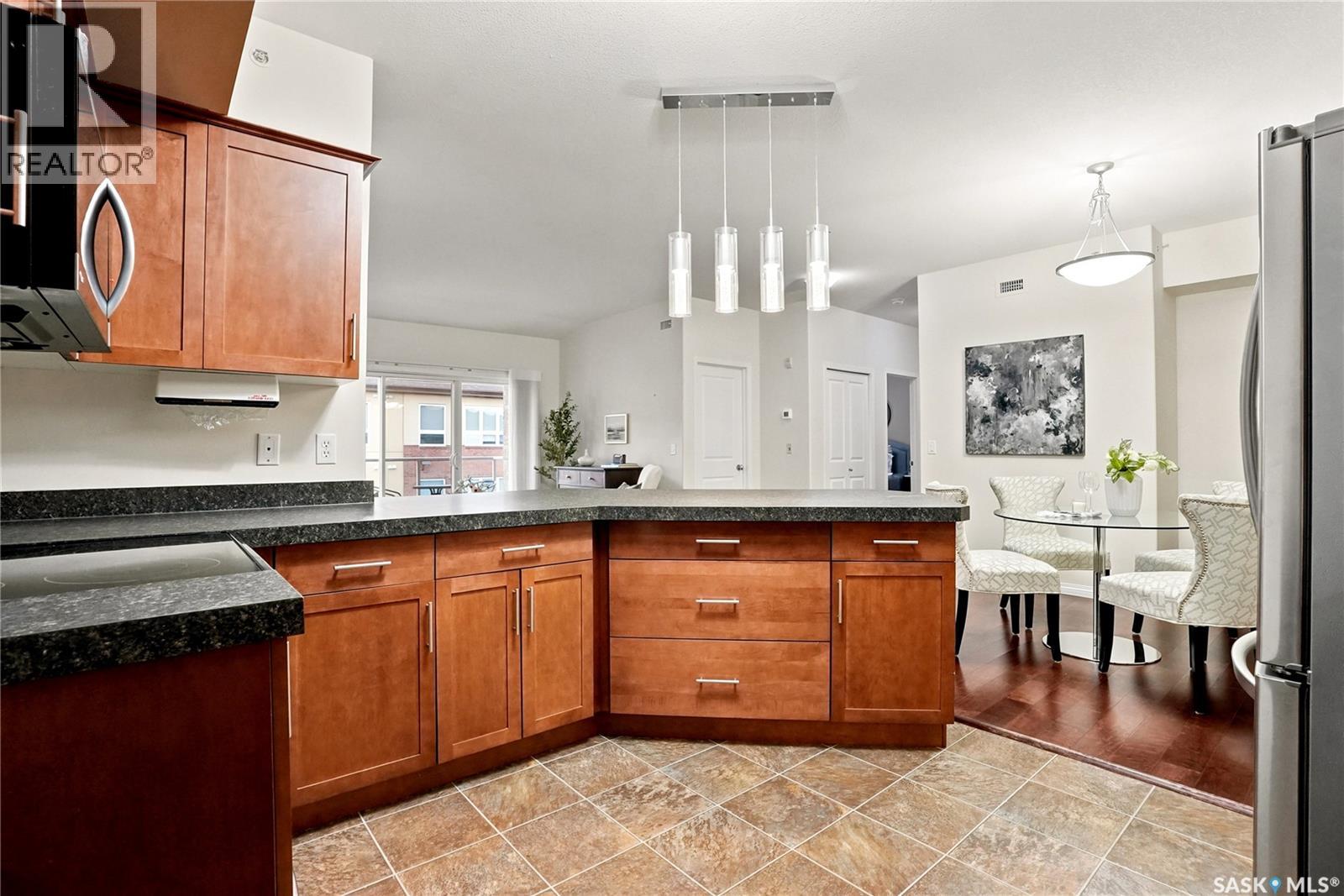 305 914 Heritage VIEW — photo 11
