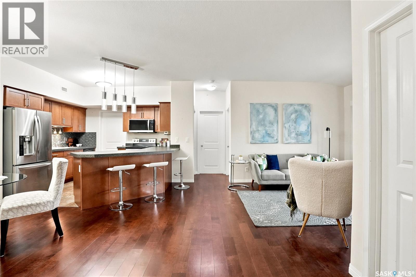 305 914 Heritage VIEW — photo 13