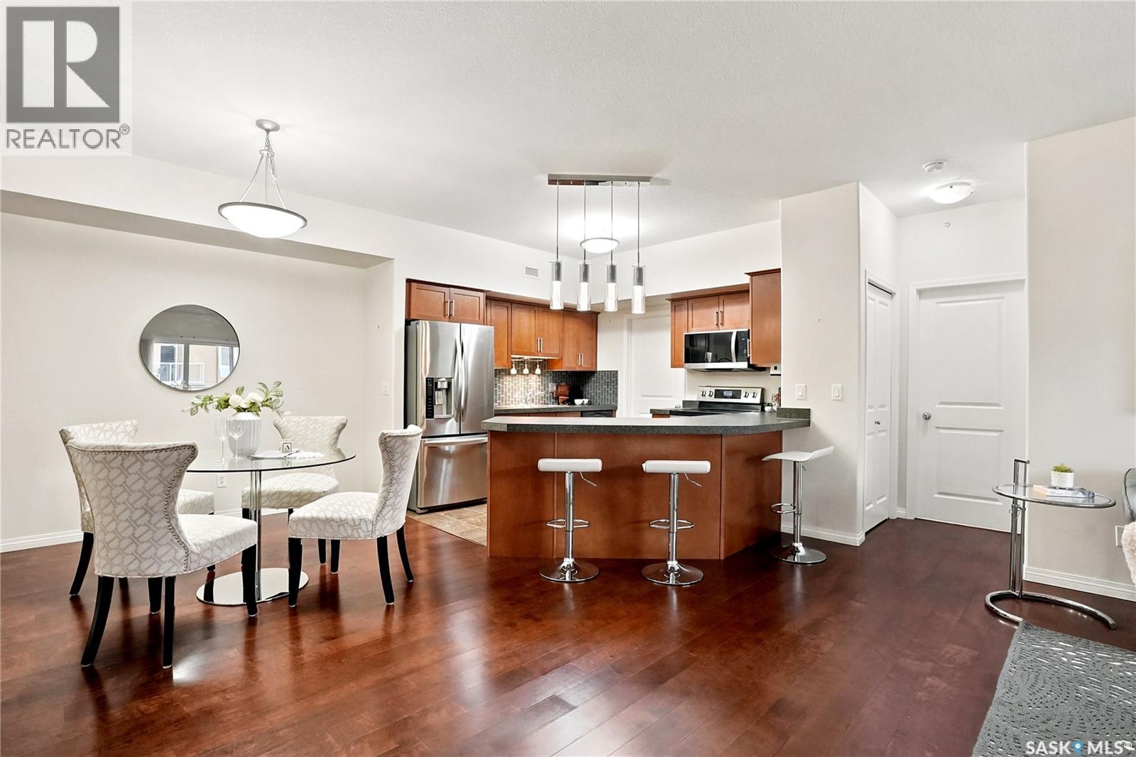 305 914 Heritage VIEW — photo 14