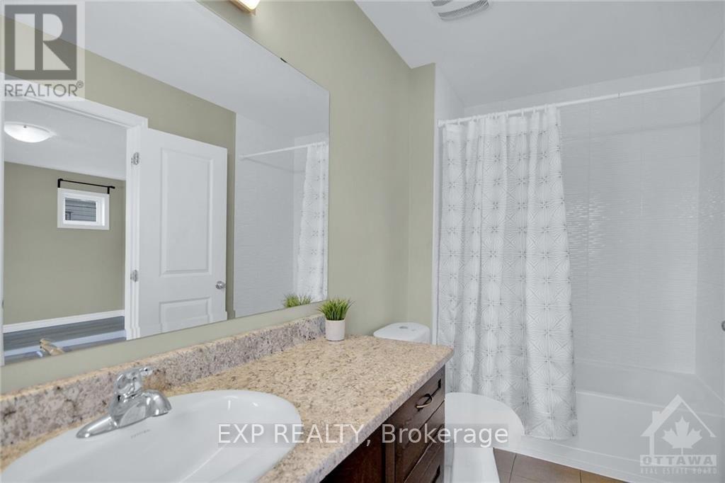 4 Bed, 4 Bath House for Rent in Ottawa – 916 KILBIRNIE DRIVE, Ottawa – MLS# X13477142 - Image 12