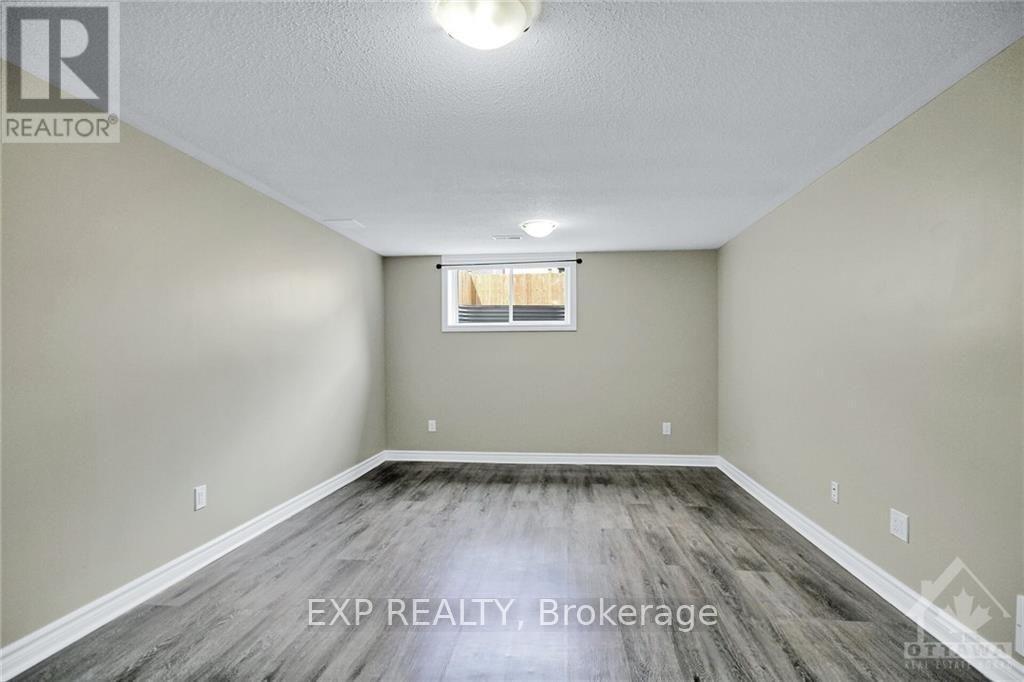 4 Bed, 4 Bath House for Rent in Ottawa – 916 KILBIRNIE DRIVE, Ottawa – MLS# X13477142 - Image 15