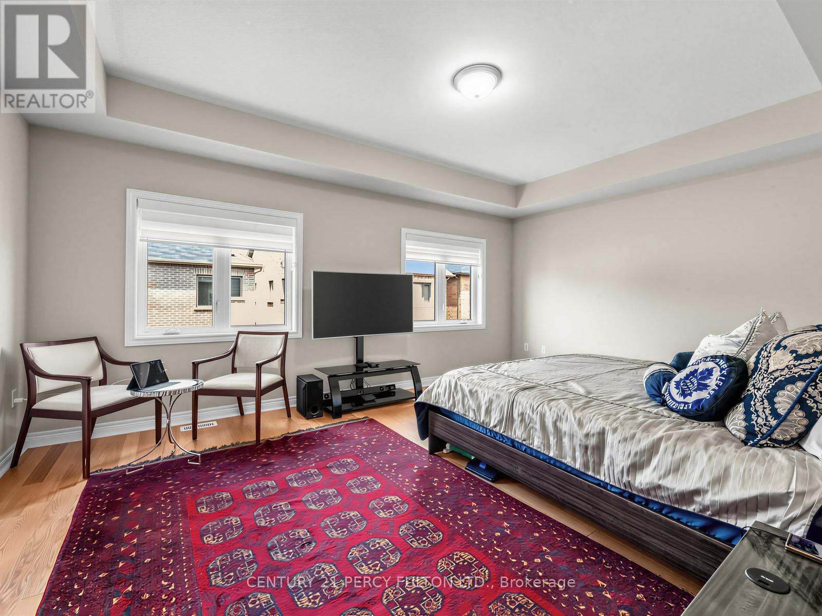 54 FARRINGDON CRESCENT - 28