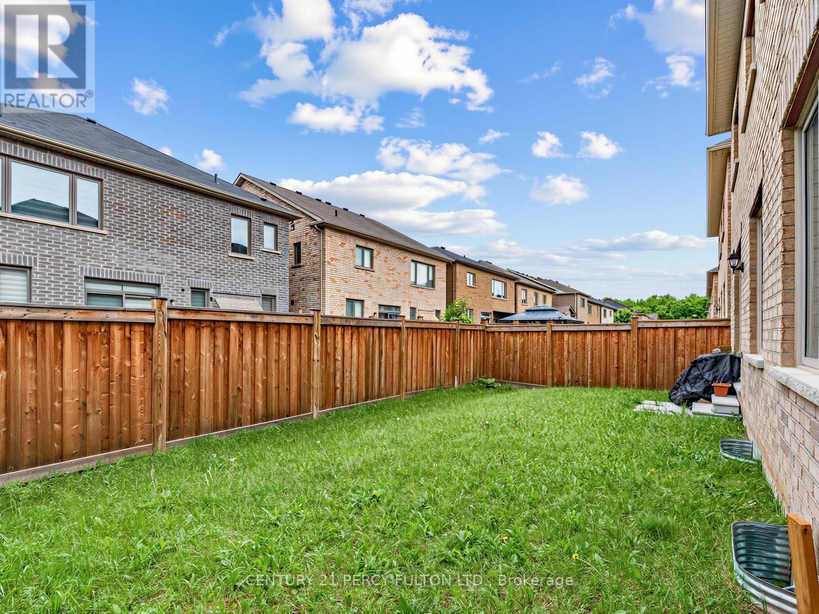 54 FARRINGDON CRESCENT - 34