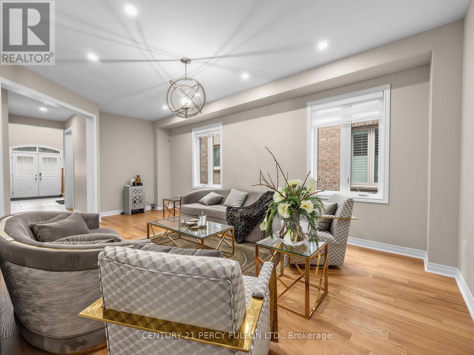 54 FARRINGDON CRESCENT - 9
