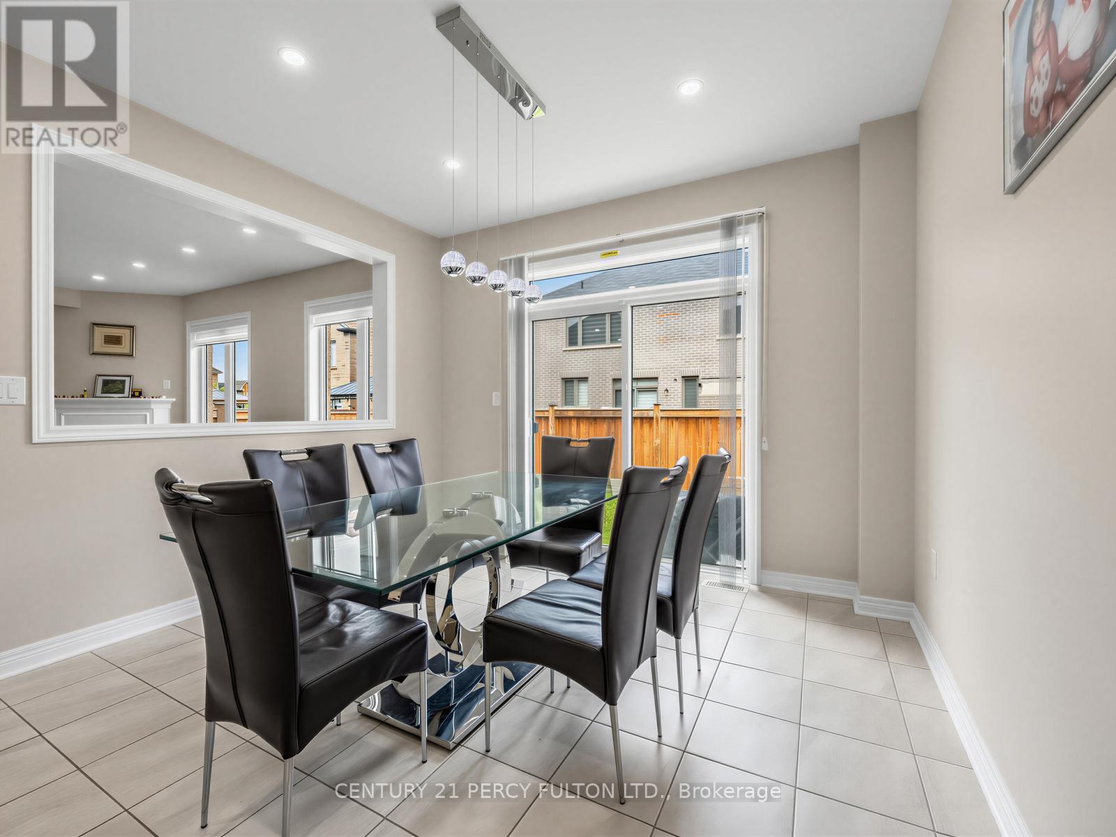 54 FARRINGDON CRESCENT - 11