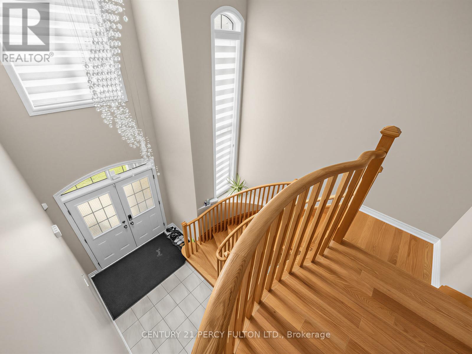 54 FARRINGDON CRESCENT - 19