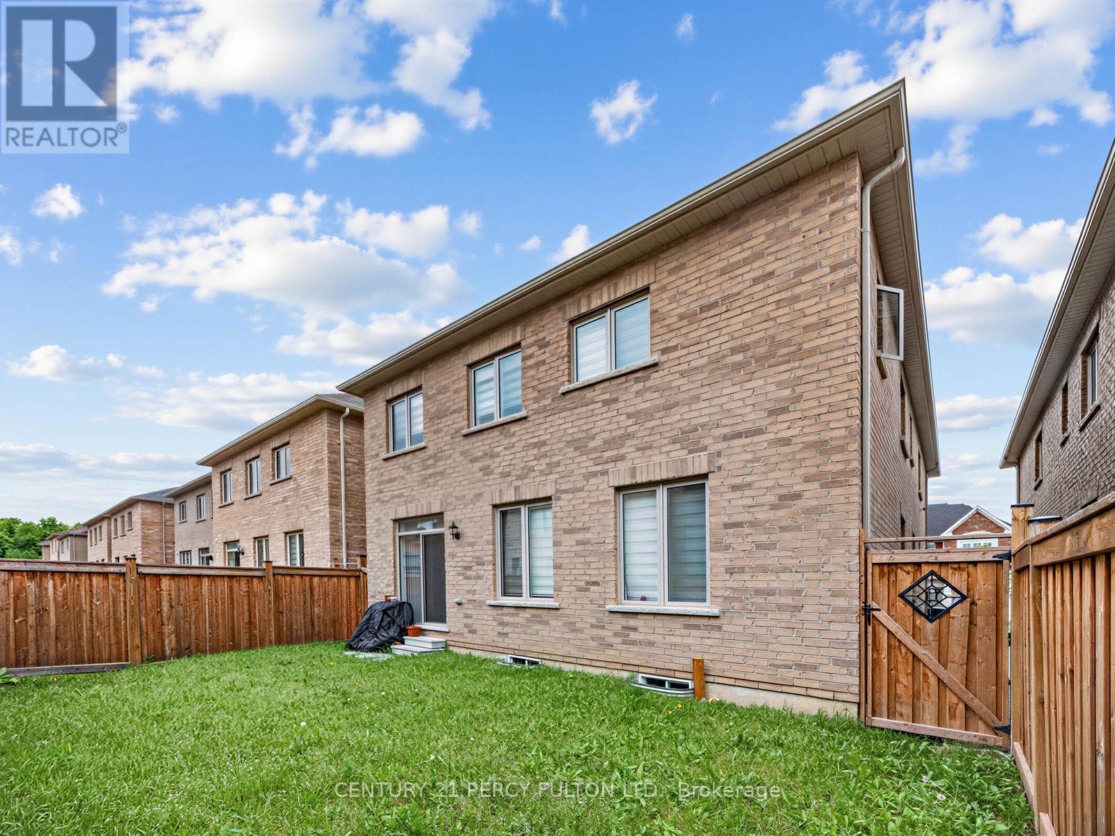 54 FARRINGDON CRESCENT - 35