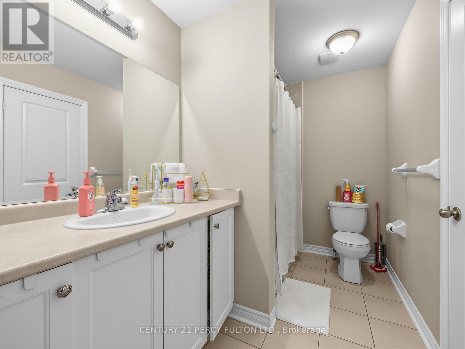 54 FARRINGDON CRESCENT - 25