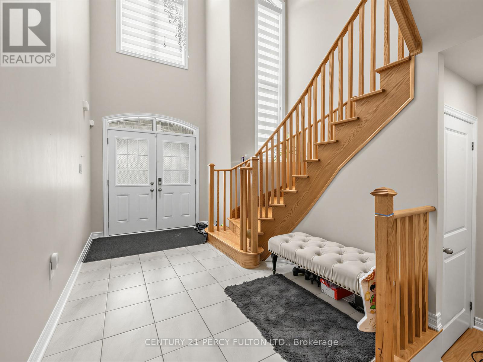 54 FARRINGDON CRESCENT - 3