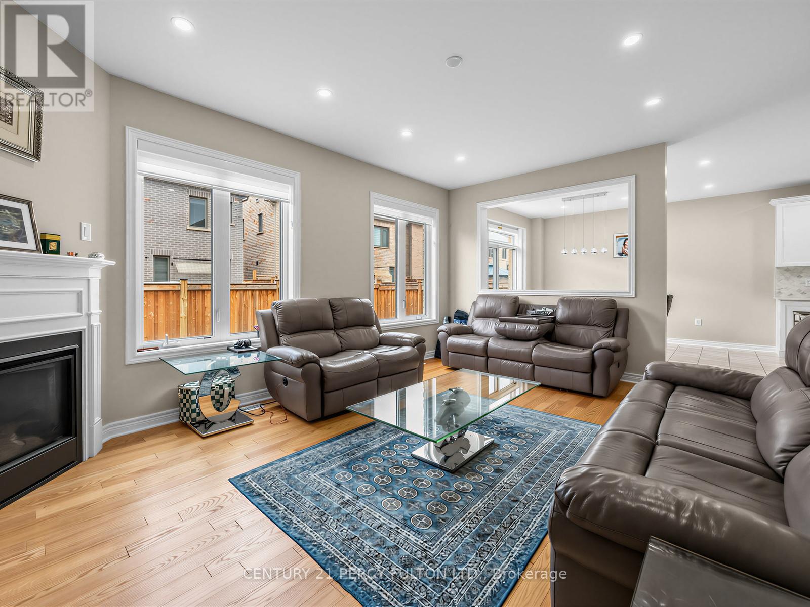 54 FARRINGDON CRESCENT - 6