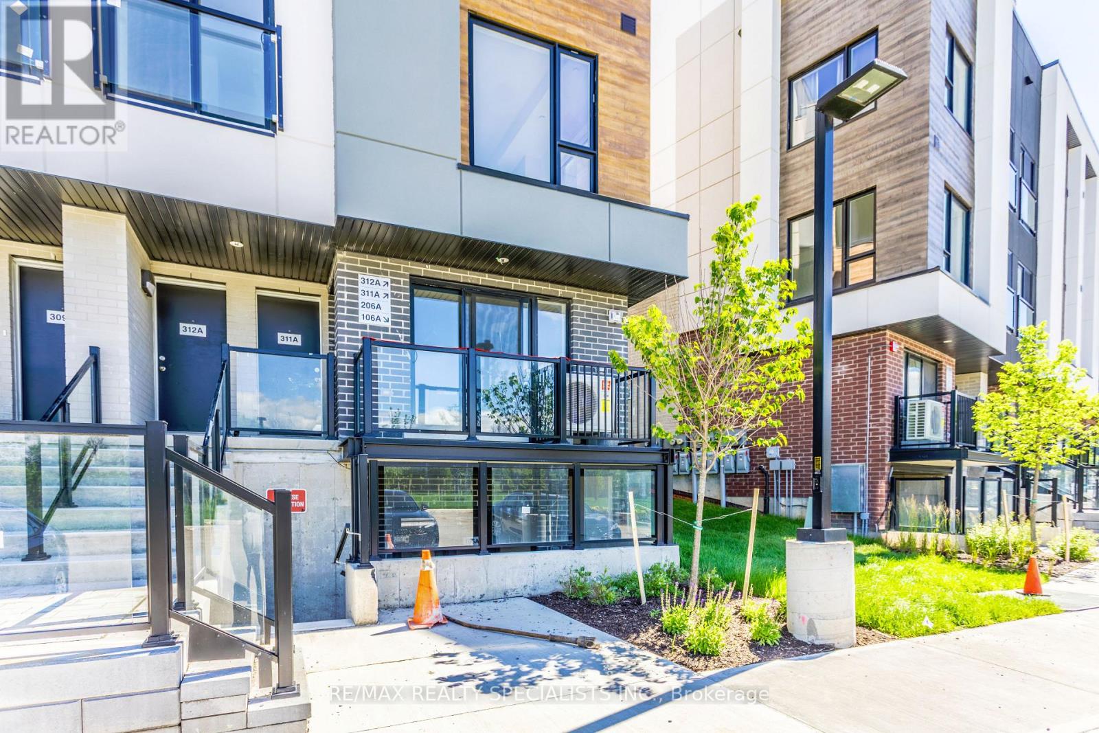 #106A 16 MELBOURNE AVENUE - 1