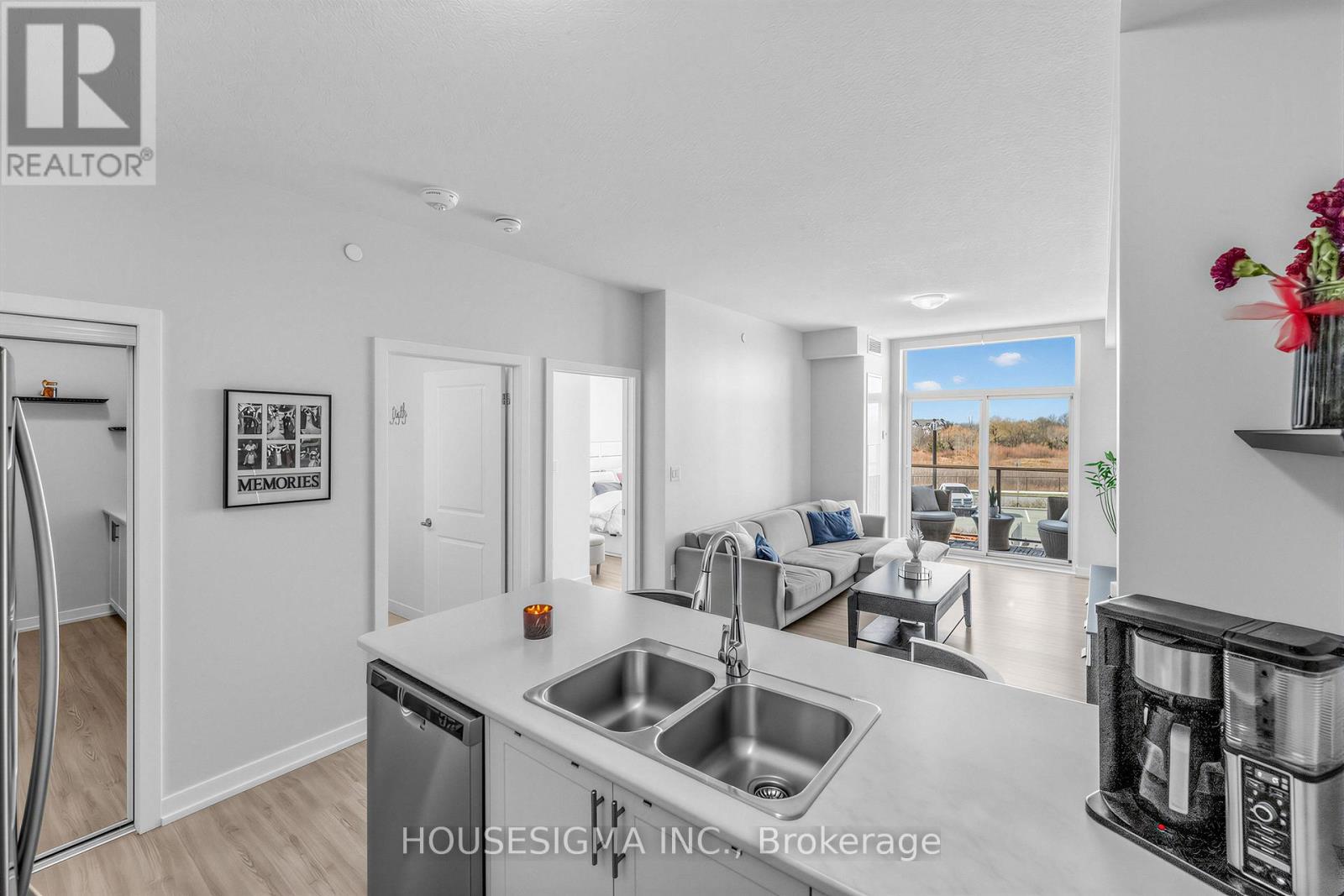 #230 450 DUNDAS STREET E - 13