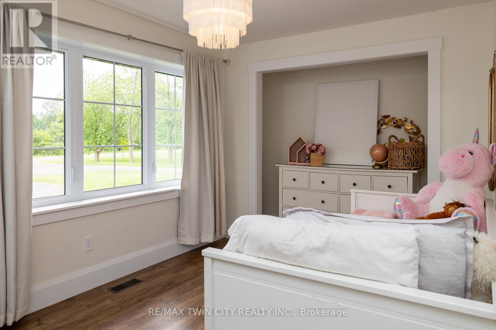 88 ETONIA ROAD - 37