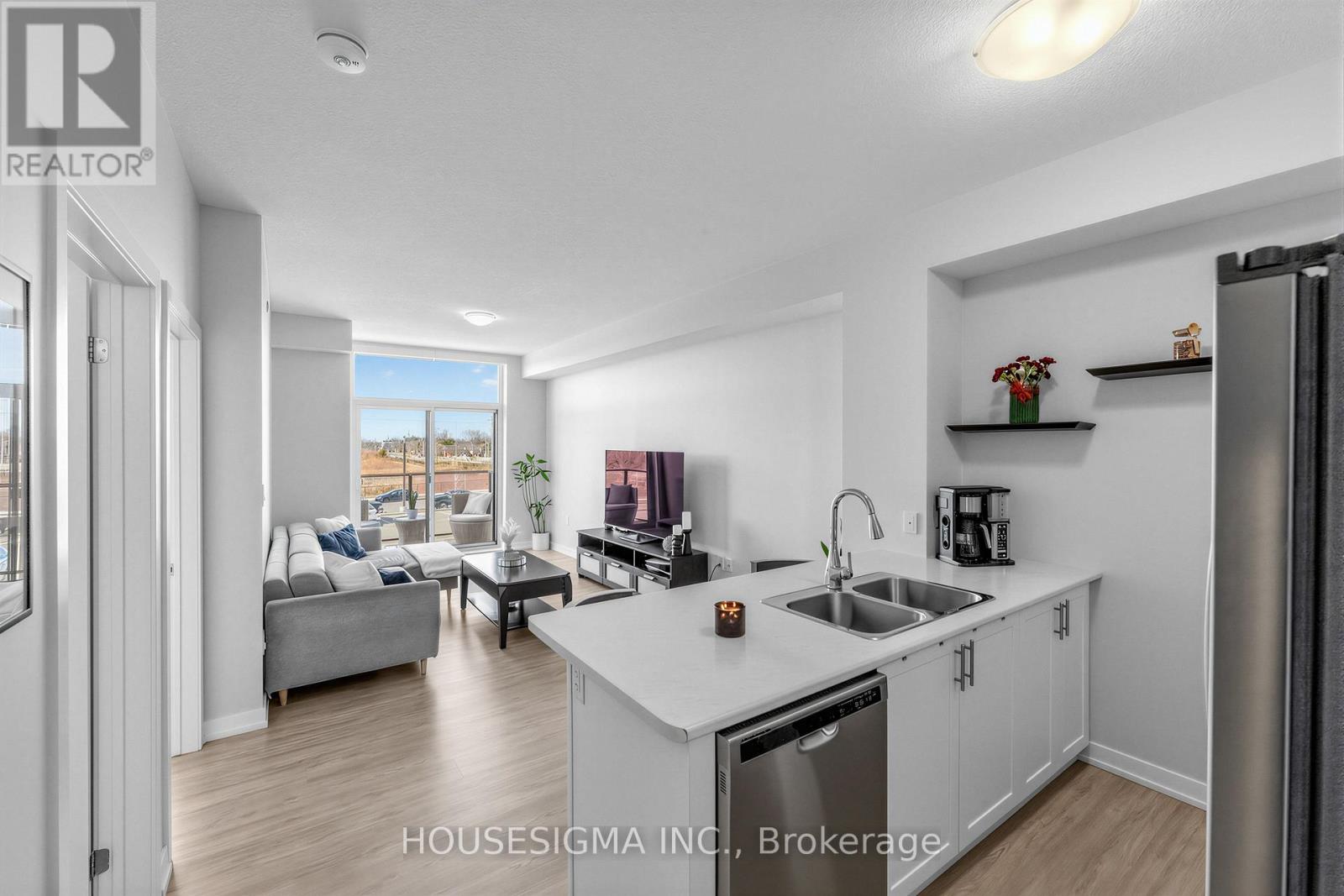 #230 450 DUNDAS STREET E - 4