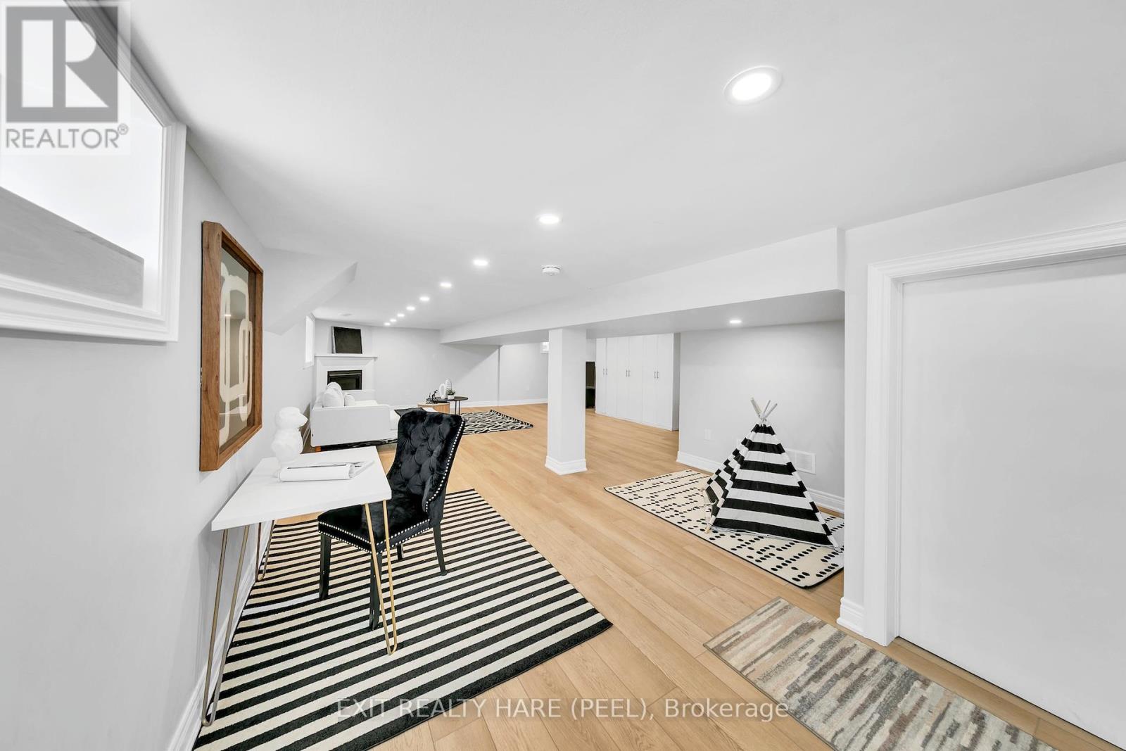 990 HAIST STREET - 35