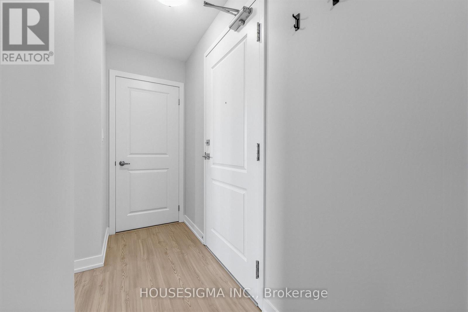 #230 450 DUNDAS STREET E - 3