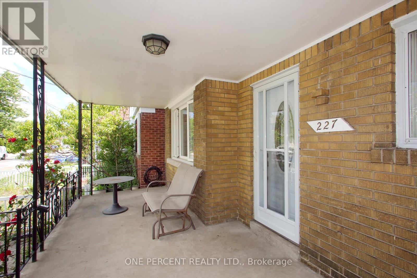 227 LIVINGSTONE AVENUE - 3