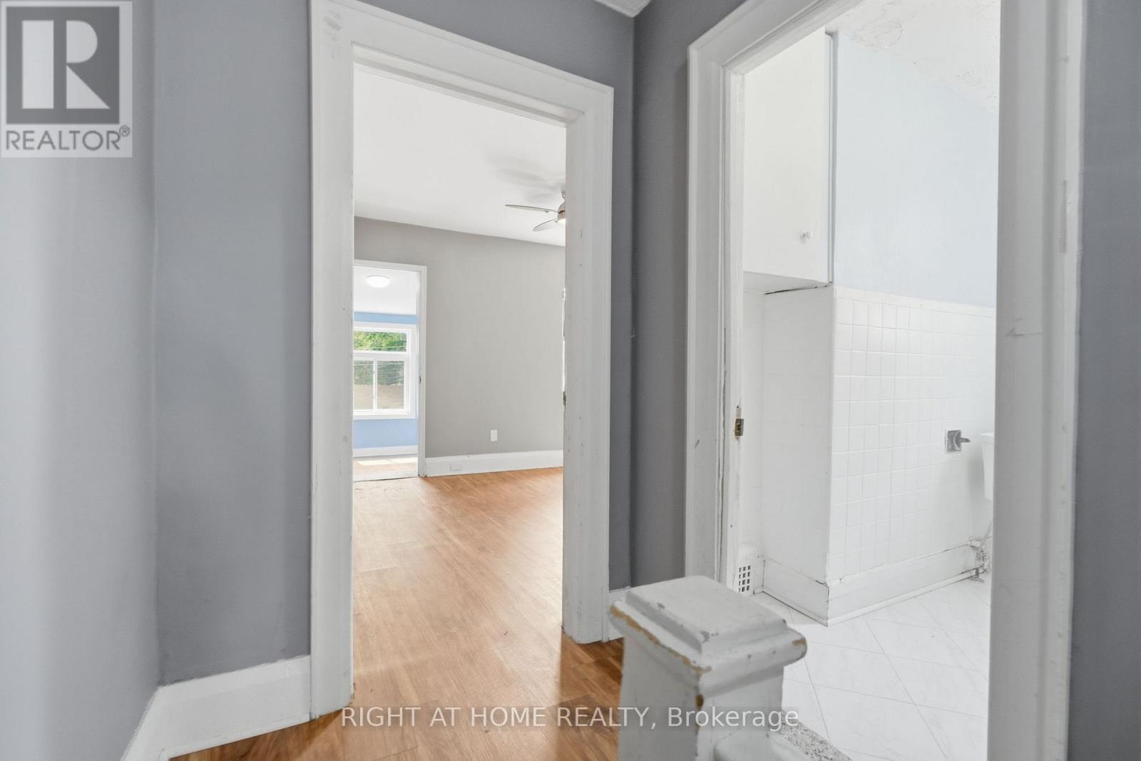 502 SALEM AVENUE N - 21