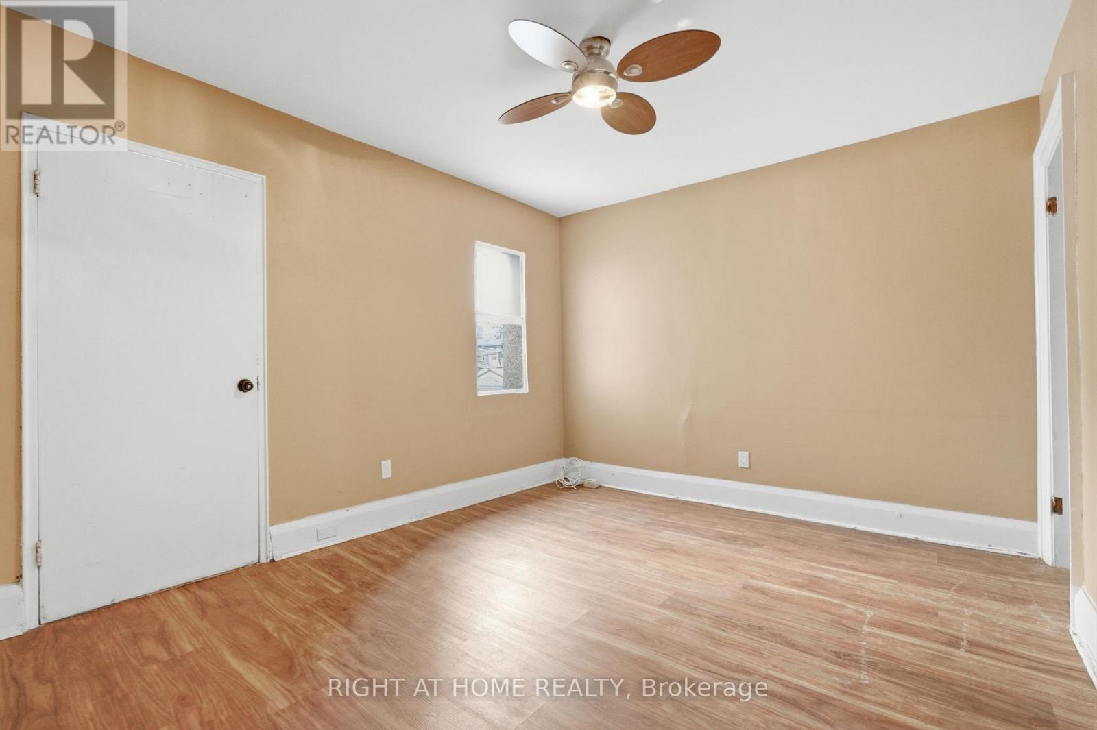 502 SALEM AVENUE N - 27