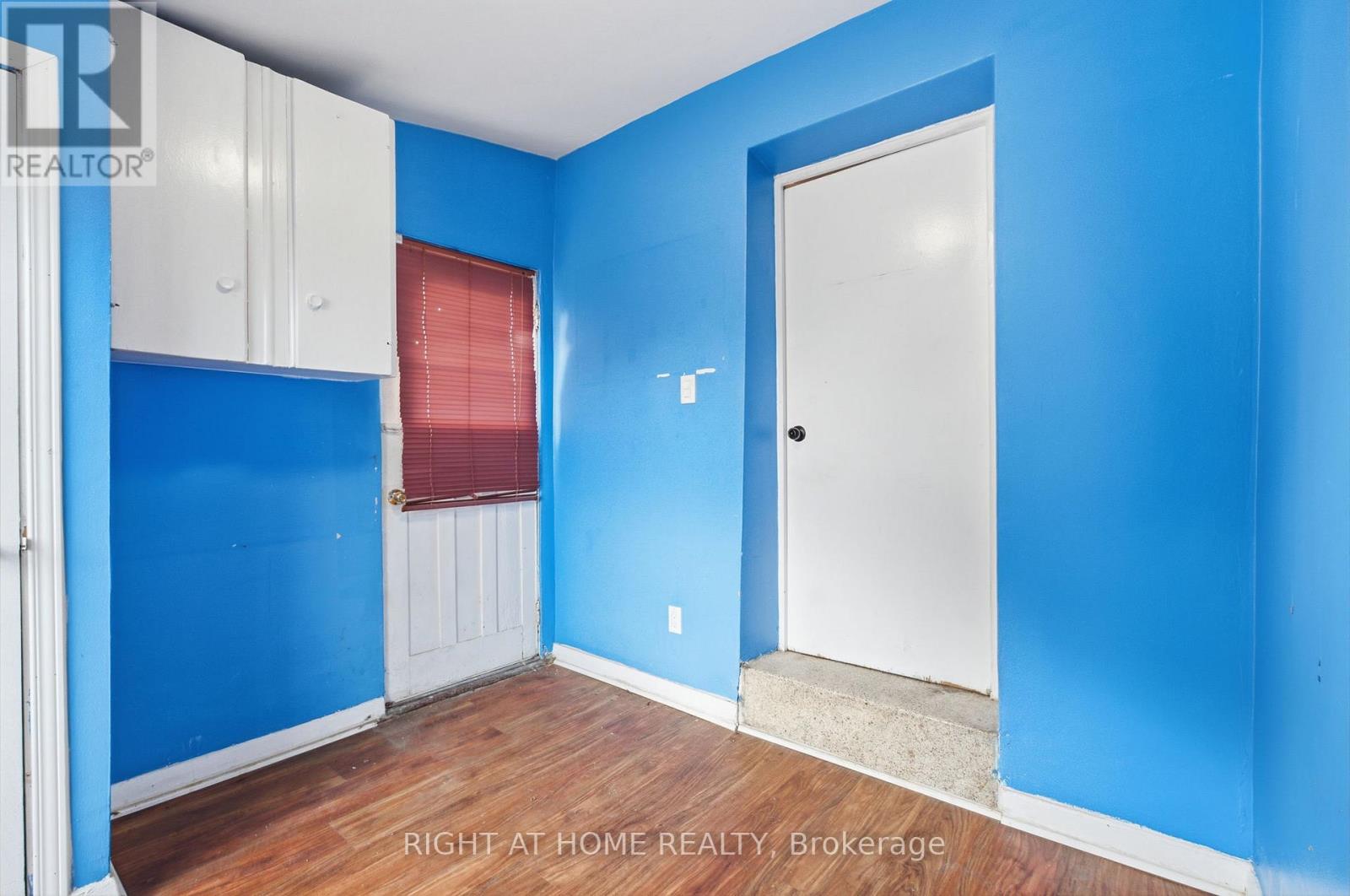 502 SALEM AVENUE N - 31