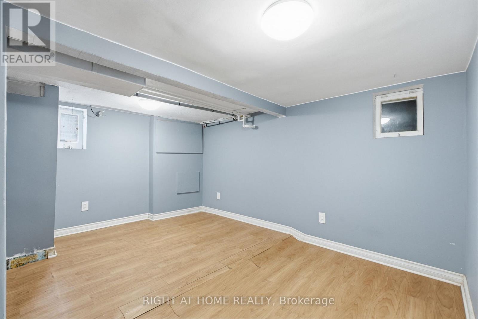 502 SALEM AVENUE N - 39