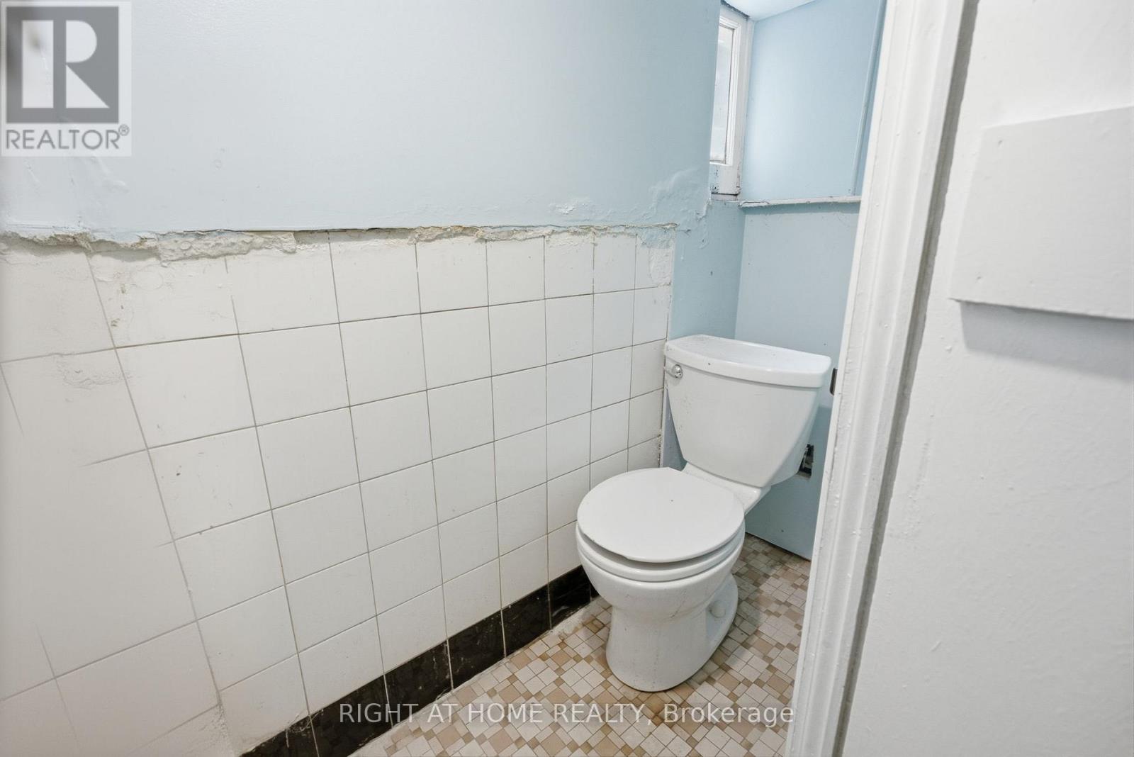502 SALEM AVENUE N - 44