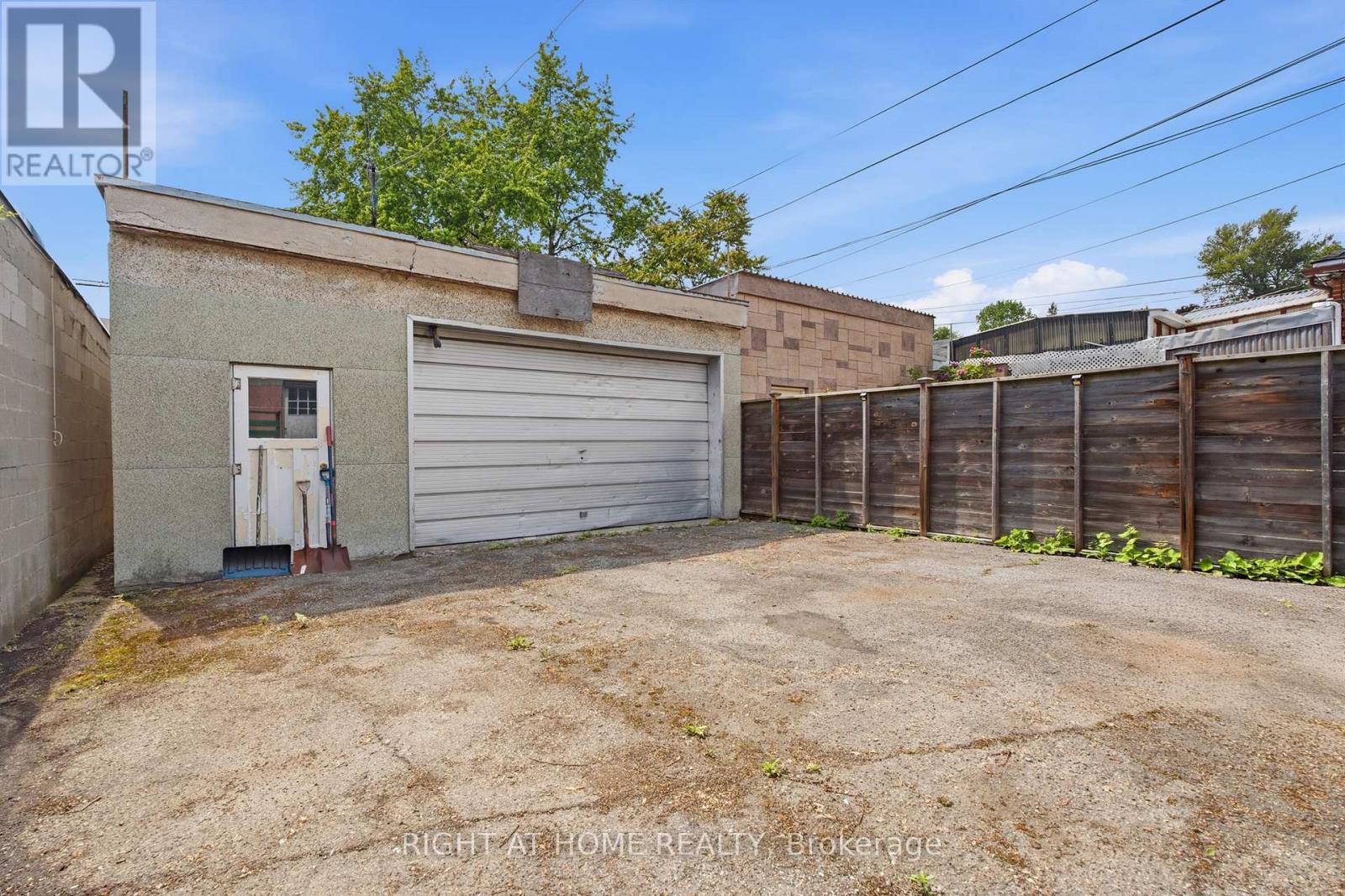 502 SALEM AVENUE N - 47
